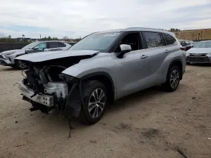 Toyota Highlander 2.4L 4 2023