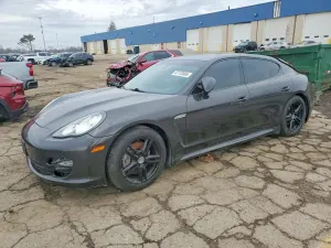 Porsche Panamera 3.6L 6 2011