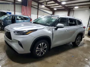 Toyota Highlander 2.4L 4 2023