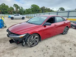 Hyundai Elantra 2.0L 4 2025