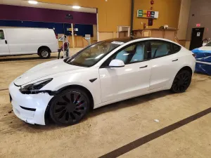 Tesla Model 3 2023