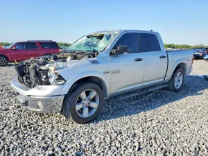 RAM 1500 5.7L 8 2015