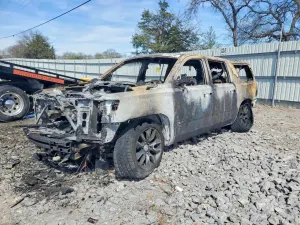 Chevrolet Suburban 5.3L 8 2015