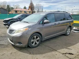 Toyota Sienna 3.5L 6 2011