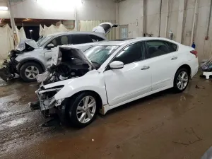 Nissan Altima 2.5L 4 2015