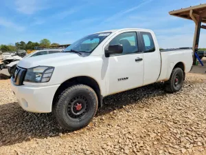 Nissan Titan 5.6L 8 2012