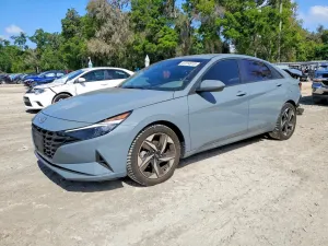 Hyundai Elantra 2.0L 4 2023
