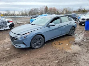 Hyundai Elantra 2.0L 4 2023