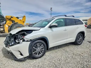 Toyota Highlander 3.5L 6 2017