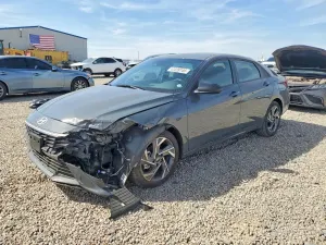 Hyundai Elantra 2.0L 4 2025