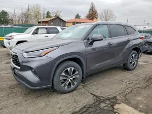 Toyota Highlander 2.4L 4 2023