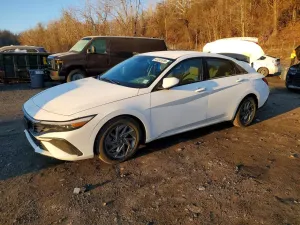 Hyundai Elantra 2.0L 4 2024