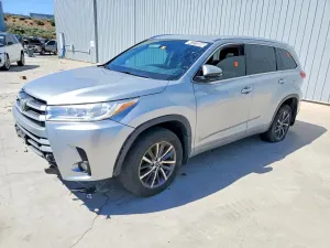 Toyota Highlander 3.5L 6 2017