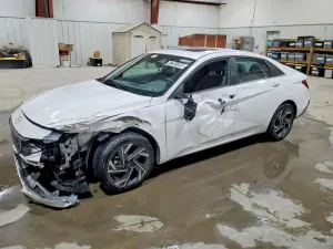 Hyundai Elantra 2.0L 4 2025