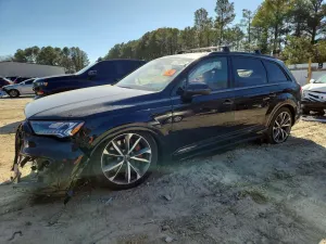 Audi SQ7 4.0L 8 2023