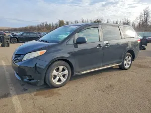 Toyota Sienna 3.5L 6 2014