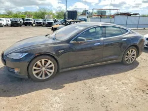 Tesla Model S 2014