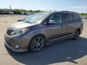 Toyota Sienna 3.5L 6 2012