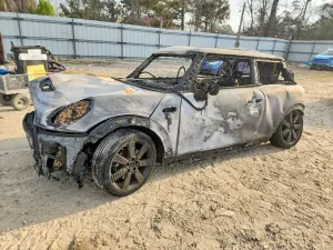 Mini Cooper 2.0L 4 2023