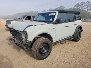 Ford Bronco 2.3L 4 2021