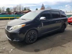 Toyota Sienna 3.5L 6 2015
