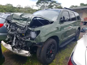 Toyota Sequoia 5.7L 8 2020