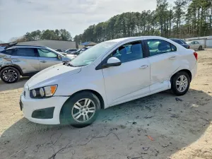 Chevrolet Aveo (Sonic) 1.4L 4 2013