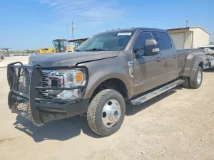 Ford F-350 6.7L 8 2022
