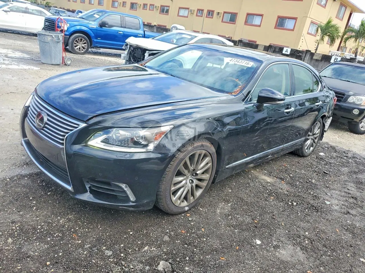 Lexus LS 4.6L 8 2017