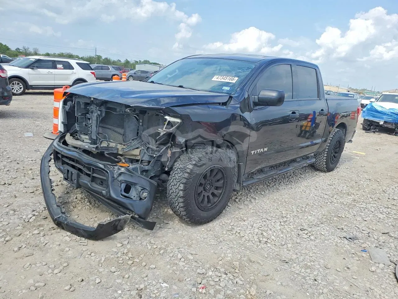 Nissan Titan 5.6L 8 2017