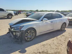 Lexus LS 4.6L 8 2013