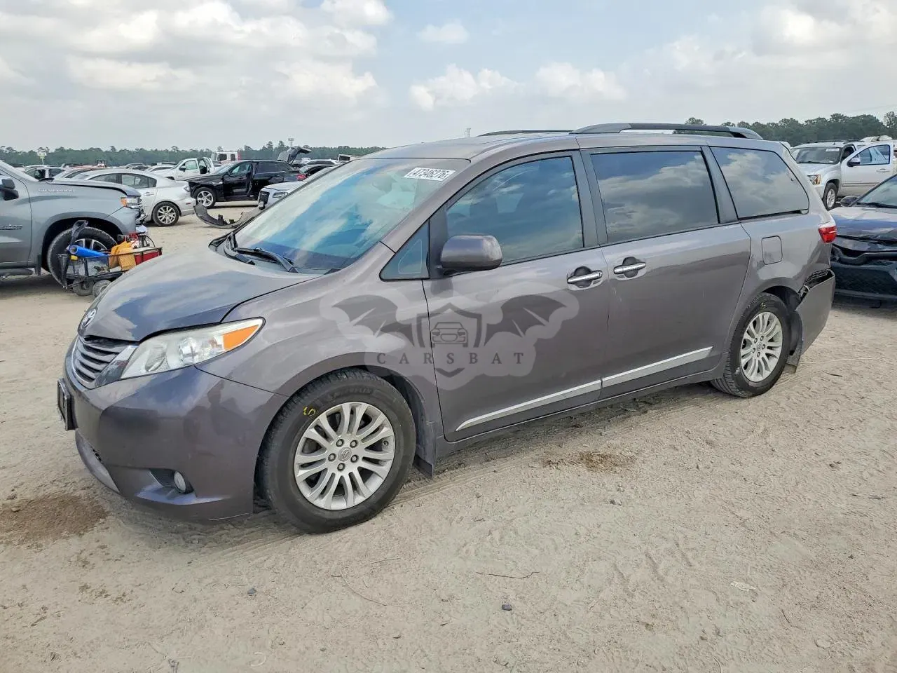 Toyota Sienna 3.5L 6 2016