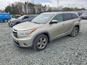 Toyota Highlander 3.5L 6 2014