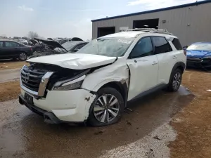 Nissan Pathfinder 3.5L 6 2024