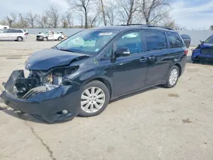 Toyota Sienna 3.5L 6 2015