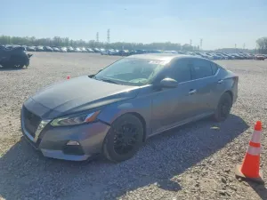 Nissan Altima 2.5L 4 2021