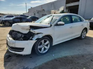 Volkswagen Passat 2.0L 4 2013