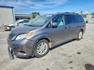 Toyota Sienna 3.5L 6 2012