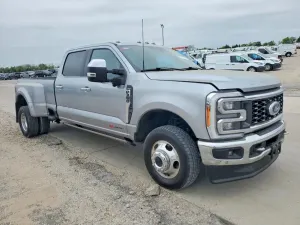 Ford F-350 6.7L 8 2023