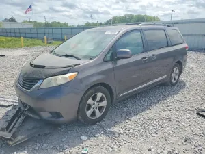 Toyota Sienna 3.5L 6 2012