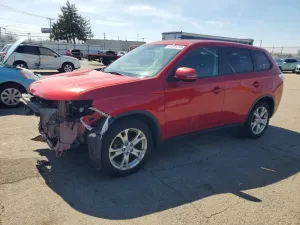 Mitsubishi Outlander 2.4L 4 2015