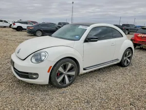 Volkswagen Beetle 2.0L 4 2012