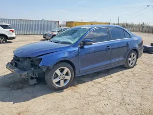 Volkswagen Jetta 2.0L 4 2014