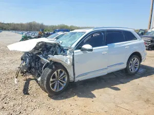 Audi Q7 3.0L 6 2025