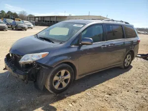 Toyota Sienna LE 3.5L 6 2018
