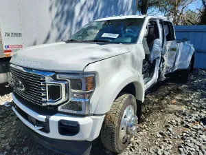 Ford F-450 6.7L 8 2020