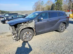Toyota Highlander 3.5L 6 2021