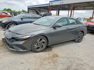 Hyundai Elantra 2.0L 4 2025