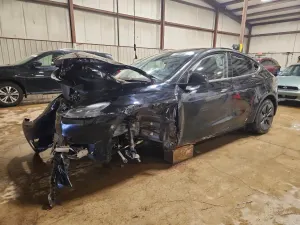 Tesla Model Y 2025