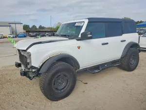 Ford Bronco 2.7L 6 2024